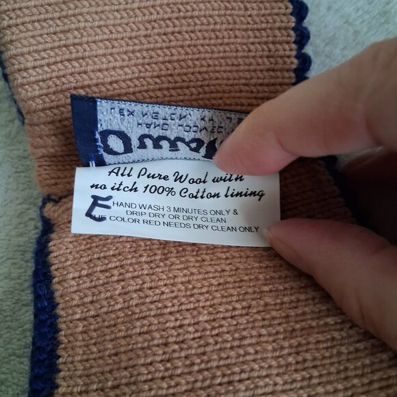 Ouisha Women's Red Navy Trim Corgi Dog Hand Loomed Pure Wool Winter Headband - Picture 6 of 8